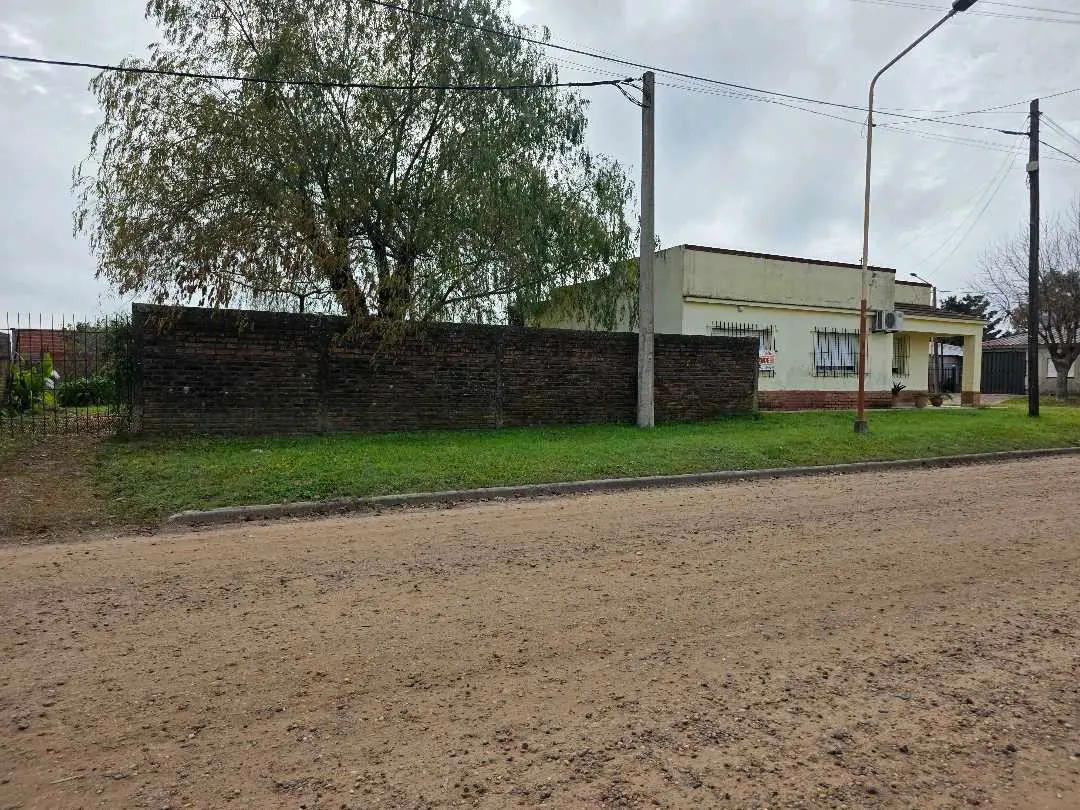 Casa de 2 dormitorios en venta en Caseros — foto 3