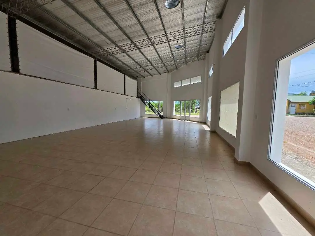Comercial en alquiler en Caseros — foto 6